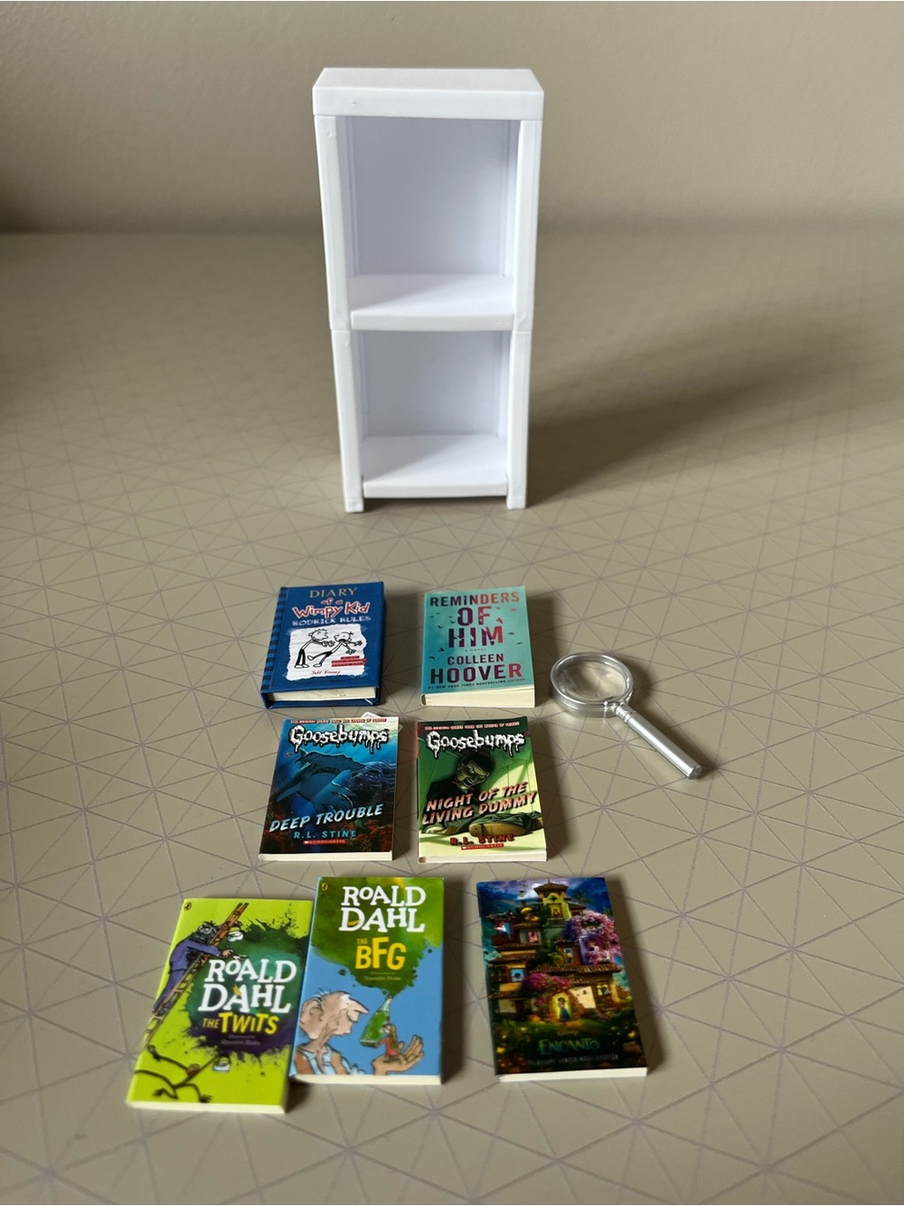 Zuru Mini Brands Books Set